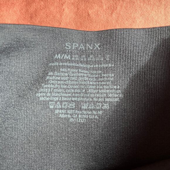 Spanx Look At Me Now Dark Blue Leggings Size Medium - Picture 3 of 5